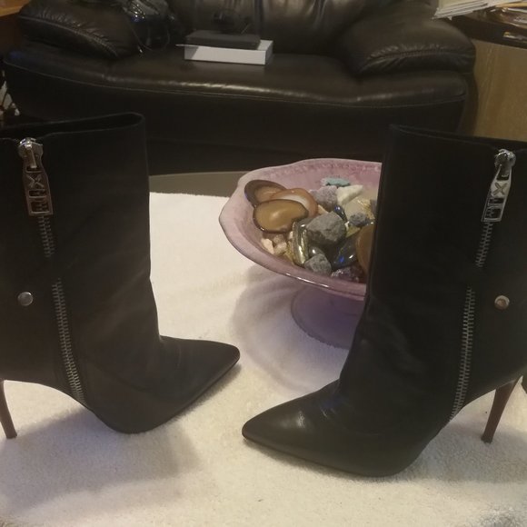 DMSX Donald J Pliner TENN Ankle Boot BEAUTIFUL - Picture 1 of 4